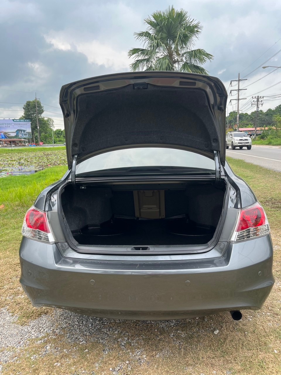 2008 Honda Accord Gen 8 สีเทา (รูปที่ 3)