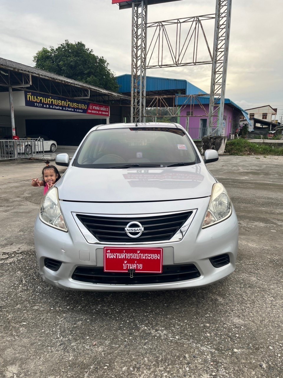 2012 Nissan Almera สีเงิน