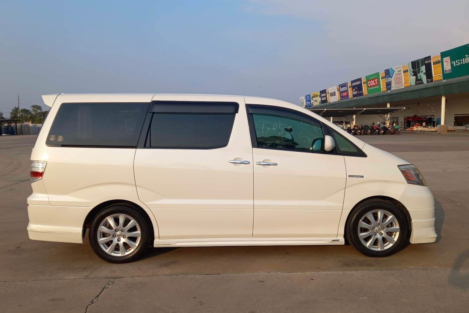 2006 Toyota Alphard สีขาว (รูปที่ 13)