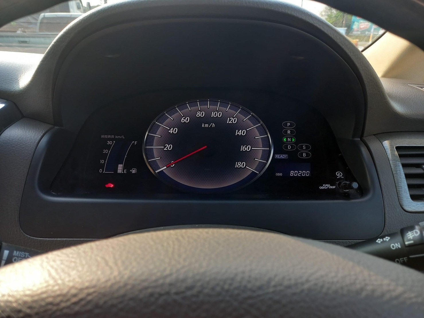 2006 Toyota Alphard สีขาว (รูปที่ 2)