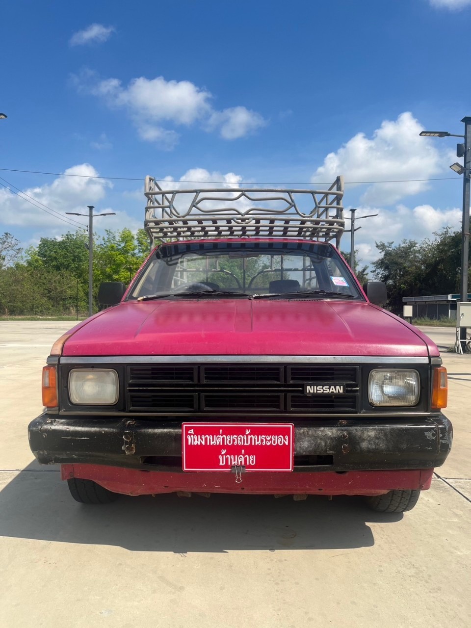 1987 Nissan Big M สีแดง (รูปที่ 11)