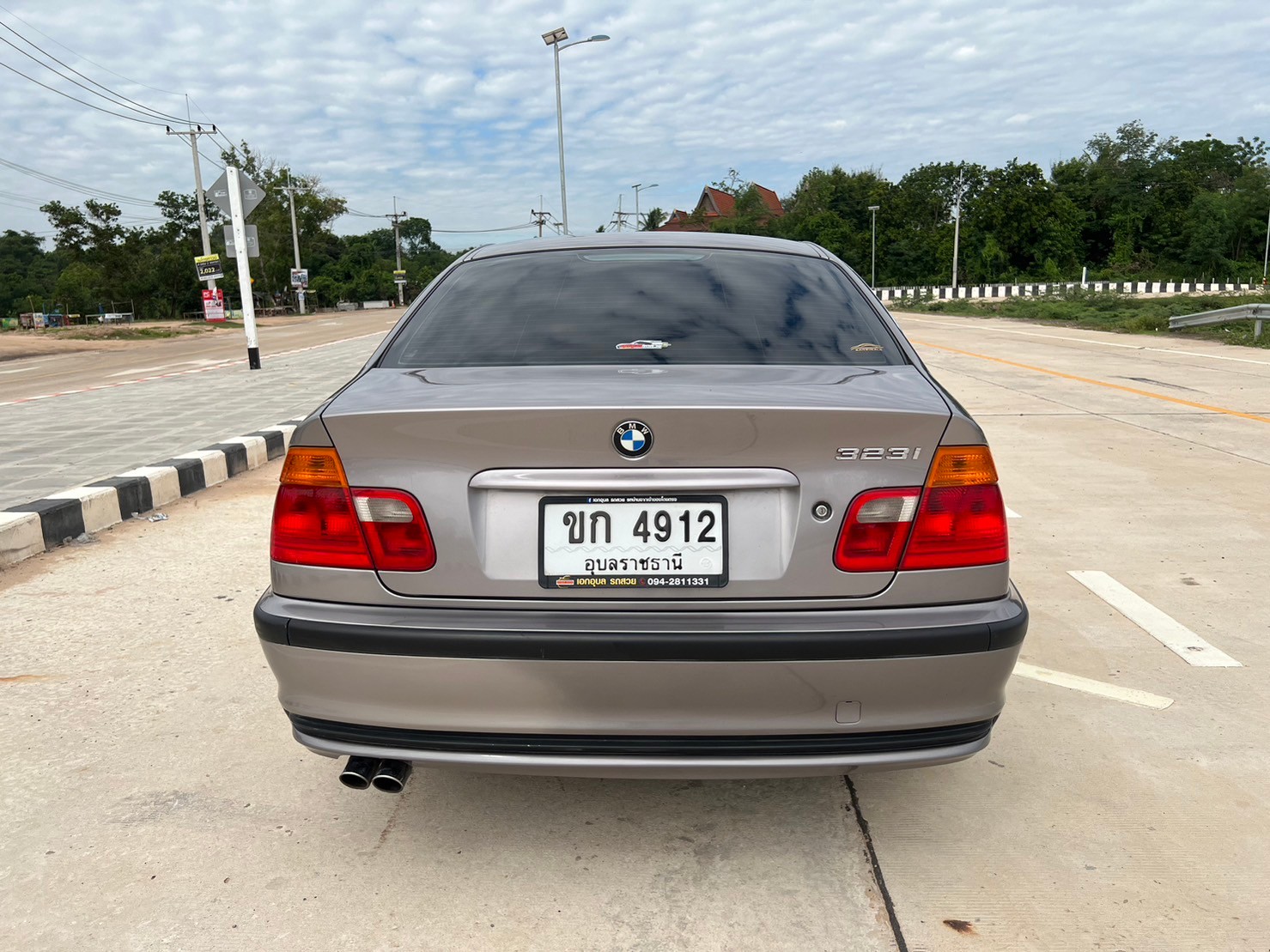 2001 BMW 323i E46 สีเทา (รูปที่ 14)