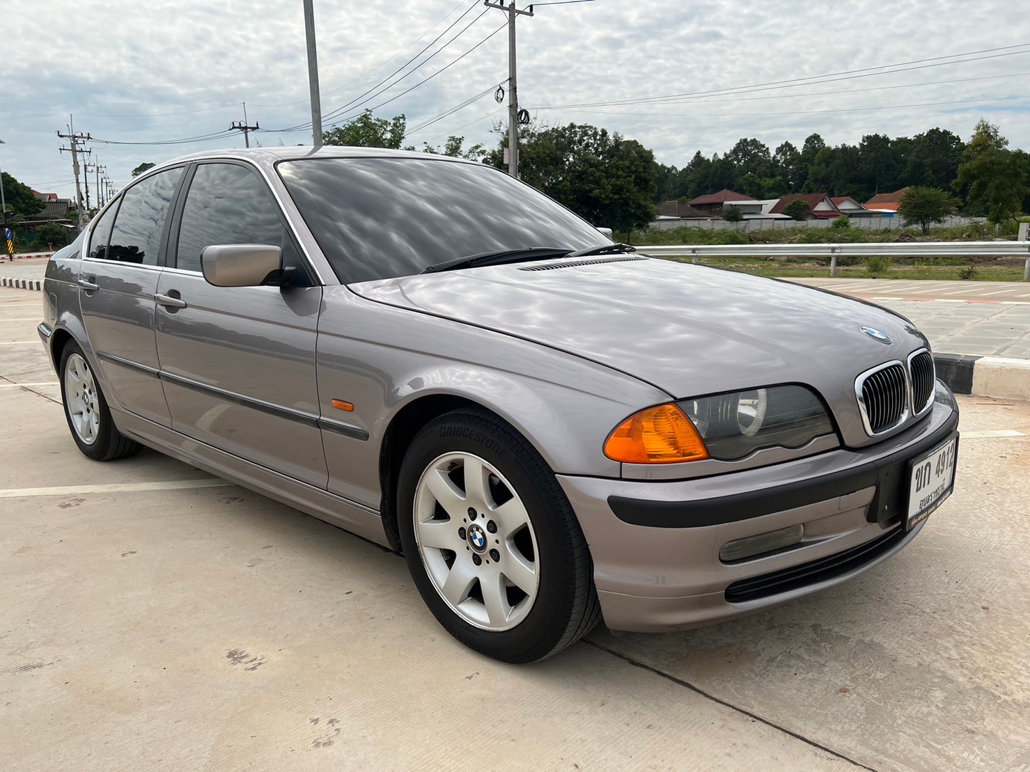 2001 BMW 323i E46 สีเทา (รูปที่ 12)