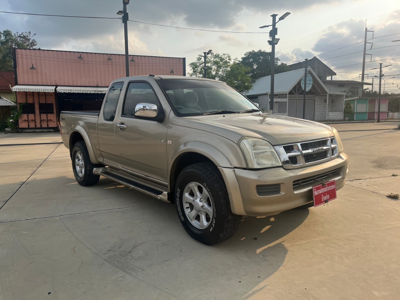 2002 Isuzu D-Max Space Cab สีน้ำตาล