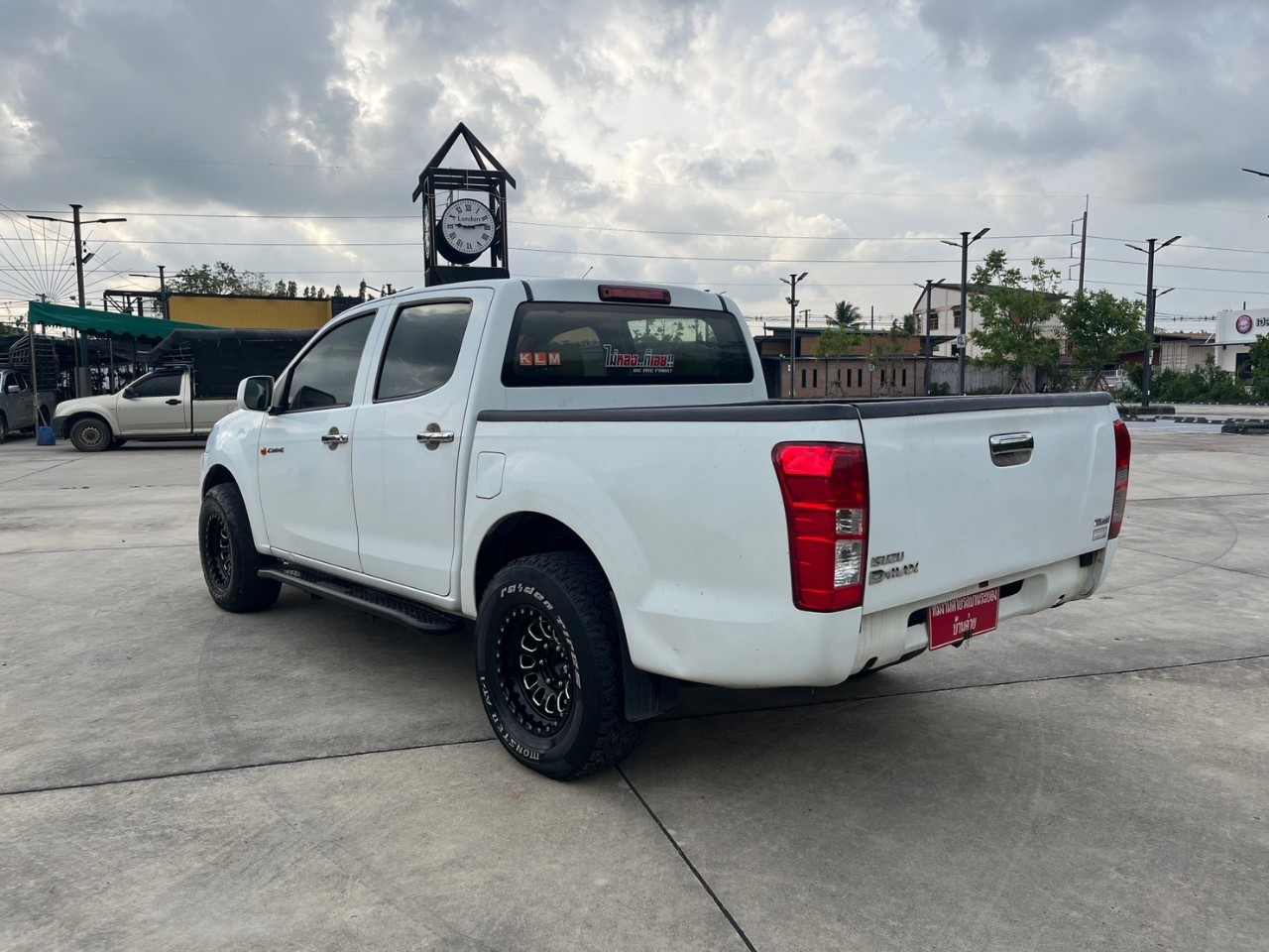 2014 Isuzu D-Max CAB4 สีขาว