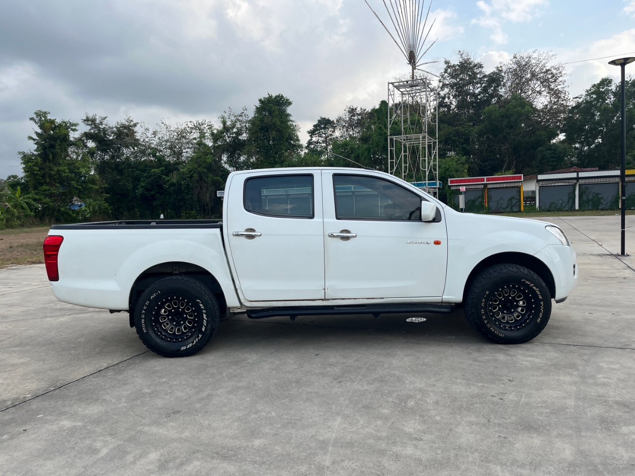 2014 Isuzu D-Max CAB4 สีขาว (รูปที่ 11)