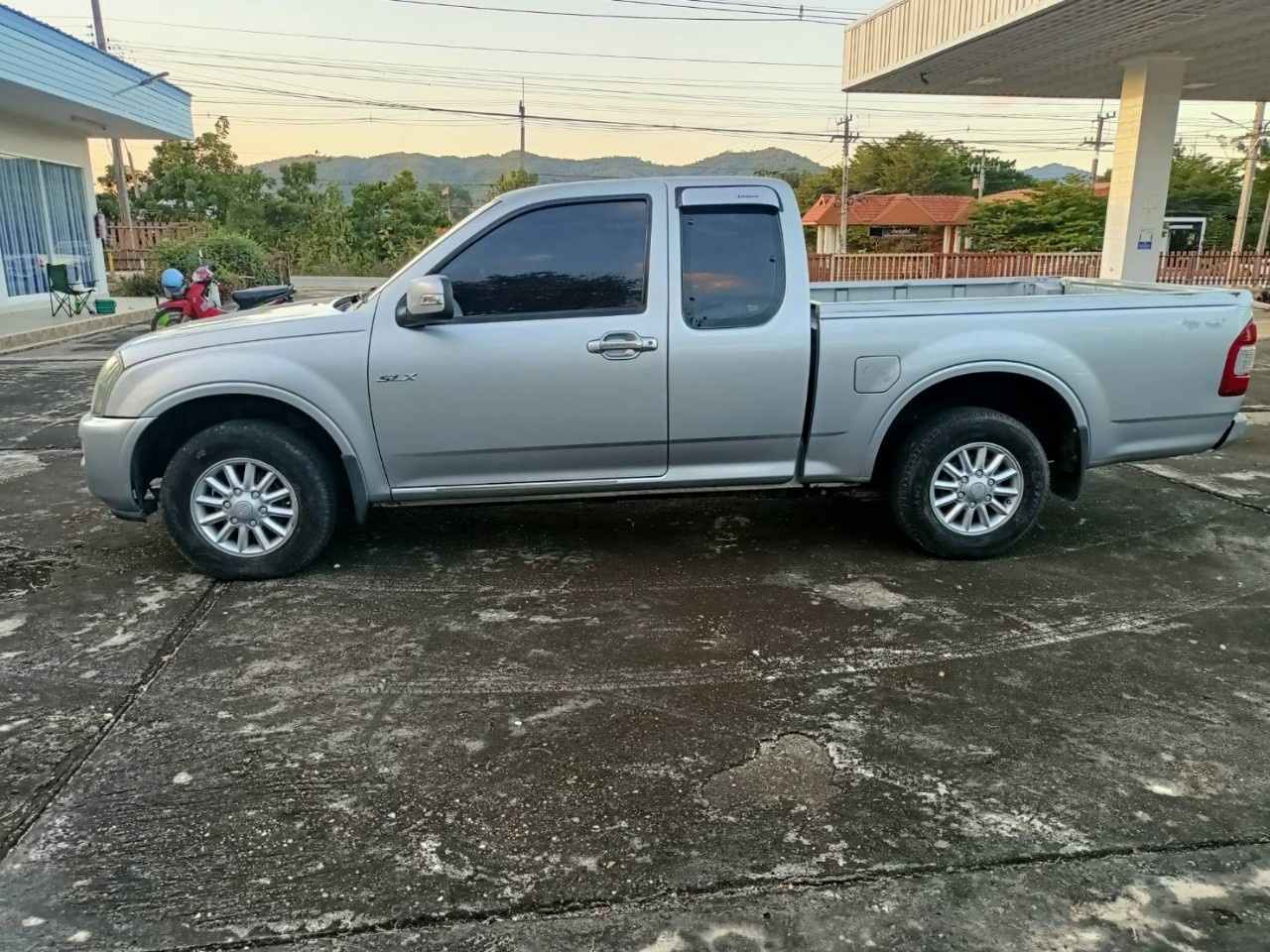 2005 Isuzu D-Max Space Cab สีเงิน