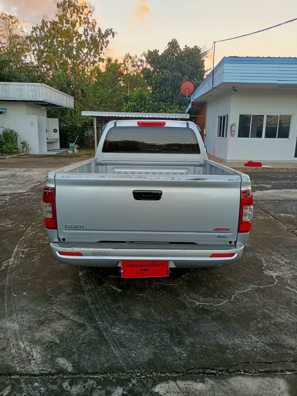 2005 Isuzu D-Max Space Cab สีเงิน