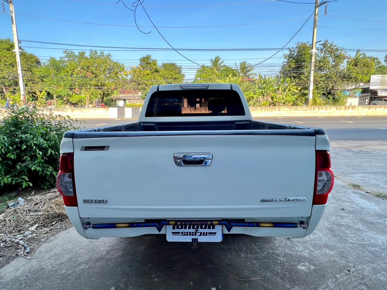 2011 Isuzu D-Max Space Cab สีขาว