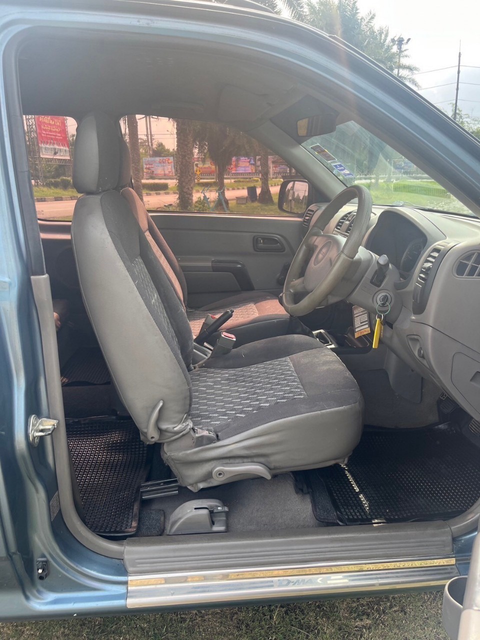 2003 Isuzu D-Max Space Cab สีน้ำเงิน (รูปที่ 6)
