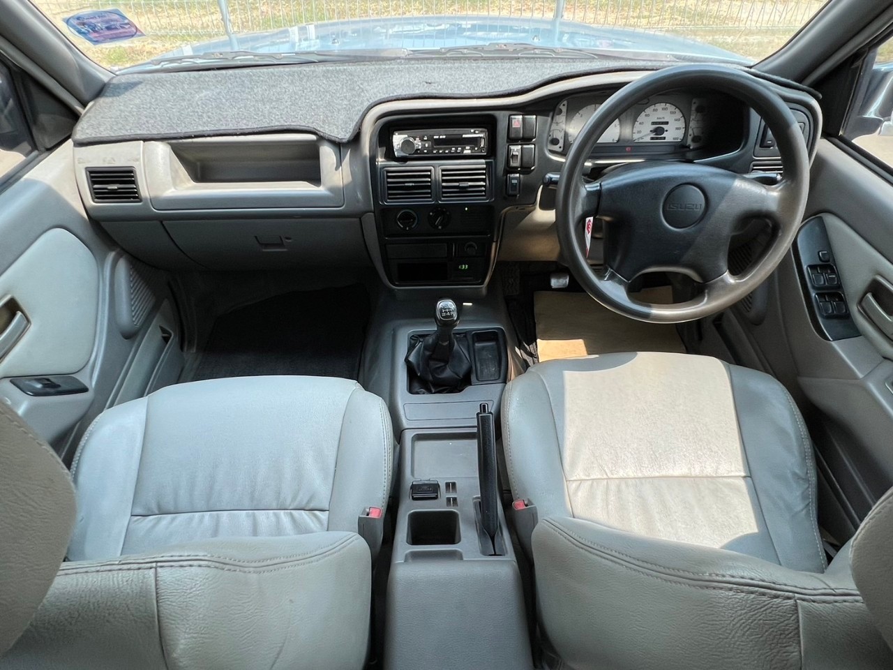 2001 Isuzu DRAGON POWER CAB4 SLX สีเทา (รูปที่ 11)