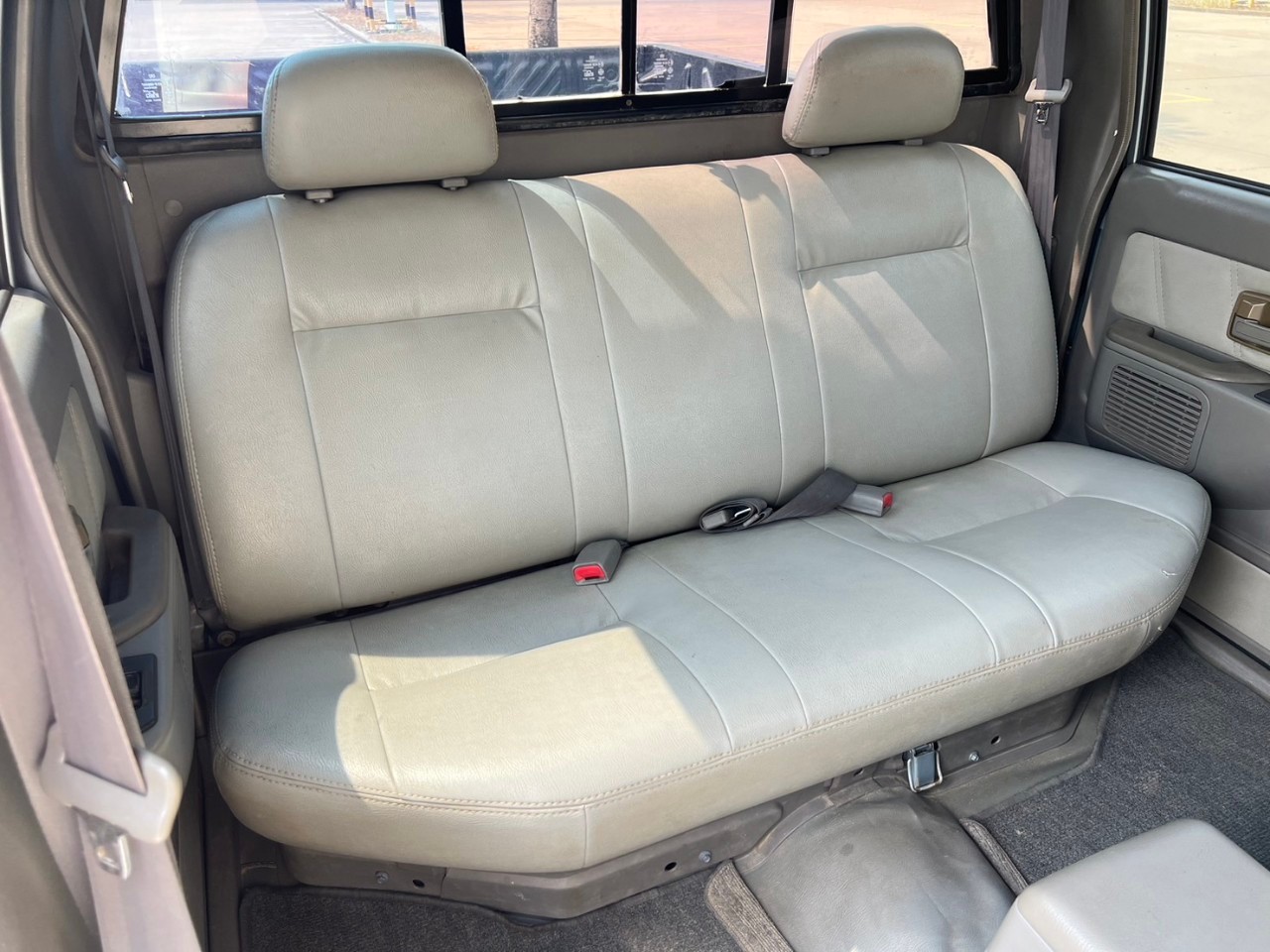 2001 Isuzu DRAGON POWER CAB4 SLX สีเทา (รูปที่ 8)