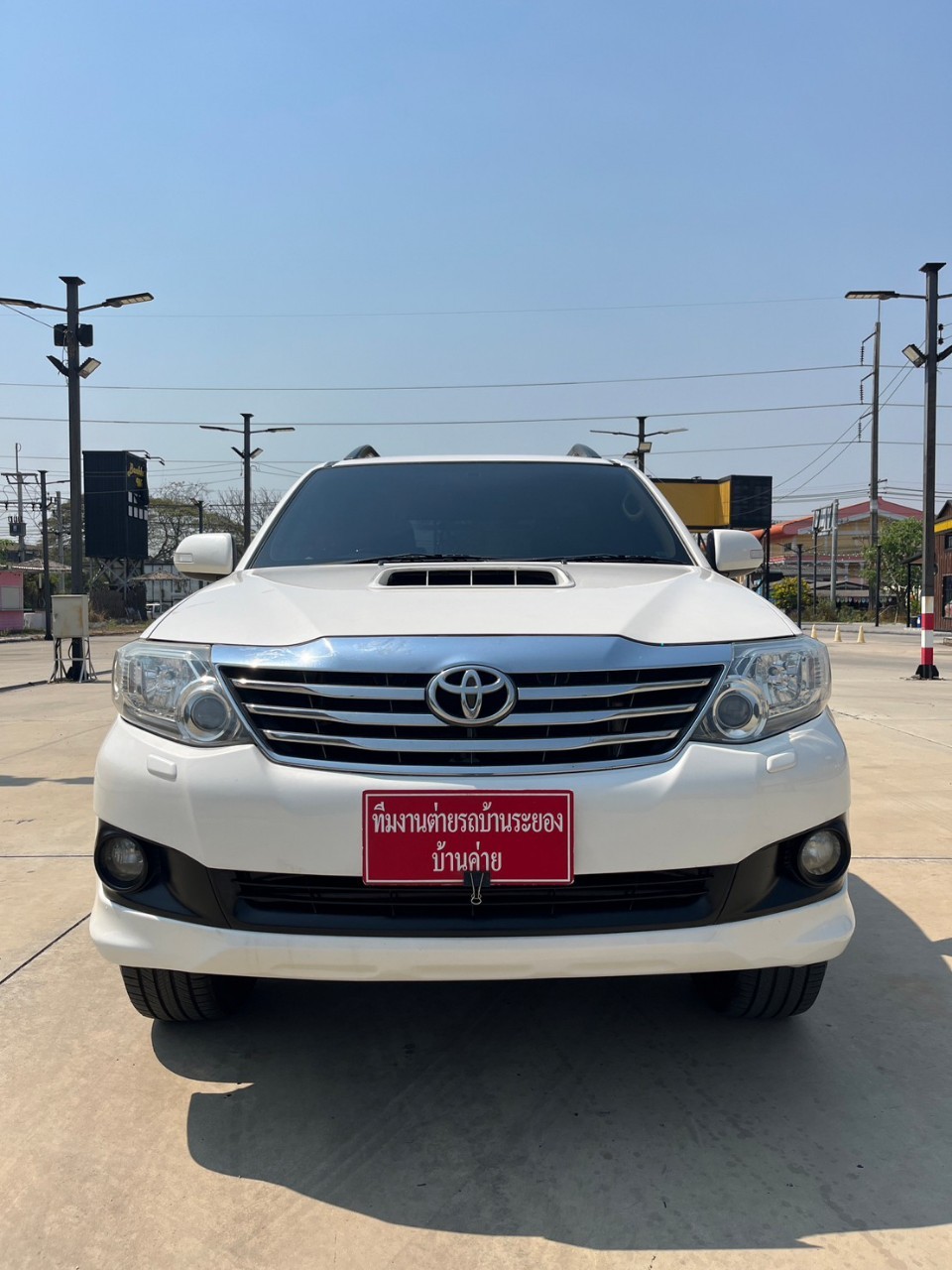 2012 Toyota Fortuner สีขาว (รูปที่ 19)
