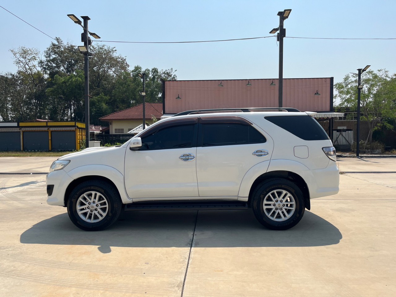 2012 Toyota Fortuner สีขาว