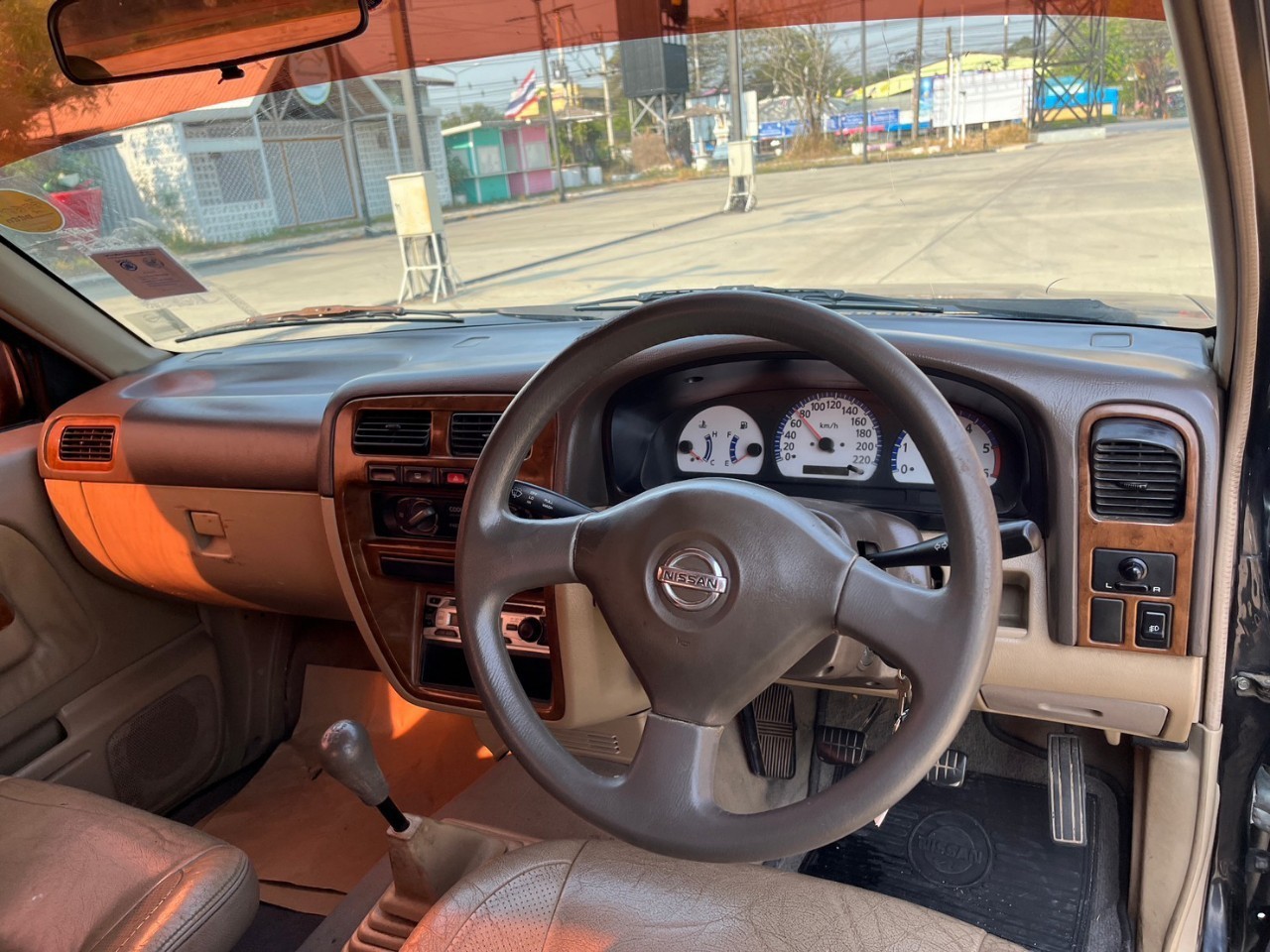 2005 Nissan Frontier King Cab 2.7TL Super สีดำ (รูปที่ 8)