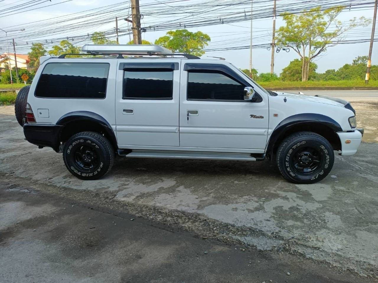 2001 Isuzu Grand Adventure 3.0 4WD สีขาว (รูปที่ 18)