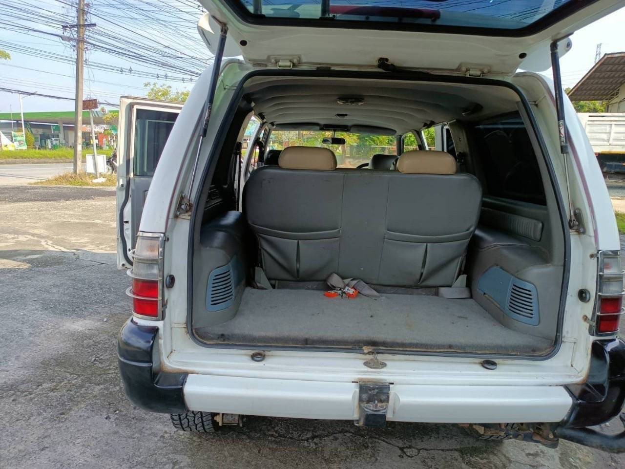 2001 Isuzu Grand Adventure 3.0 4WD สีขาว (รูปที่ 5)