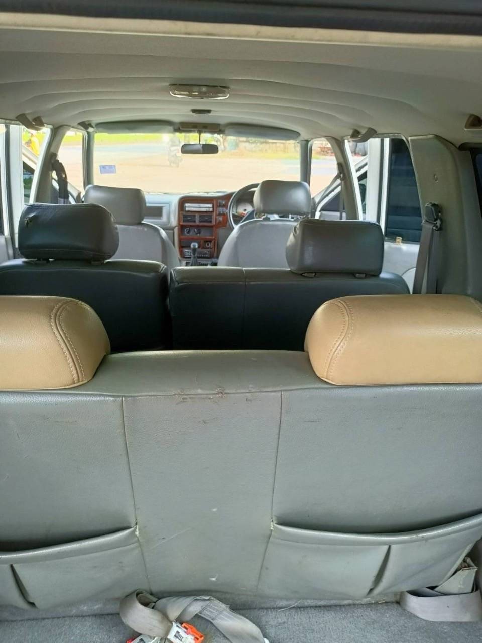 2001 Isuzu Grand Adventure 3.0 4WD สีขาว (รูปที่ 3)