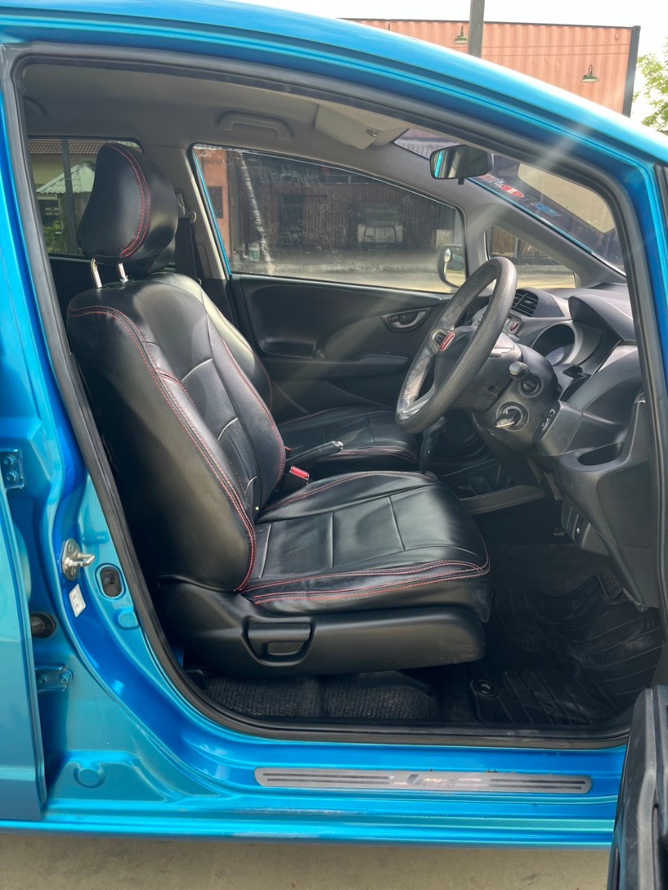 2009 Honda Jazz GE สีฟ้า (รูปที่ 9)