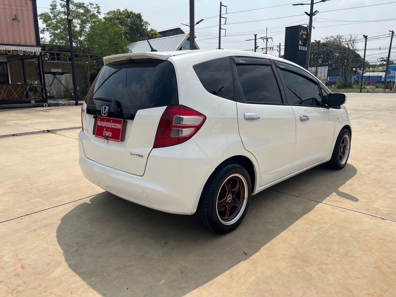 2008 Honda Jazz GE สีขาว (รูปที่ 16)