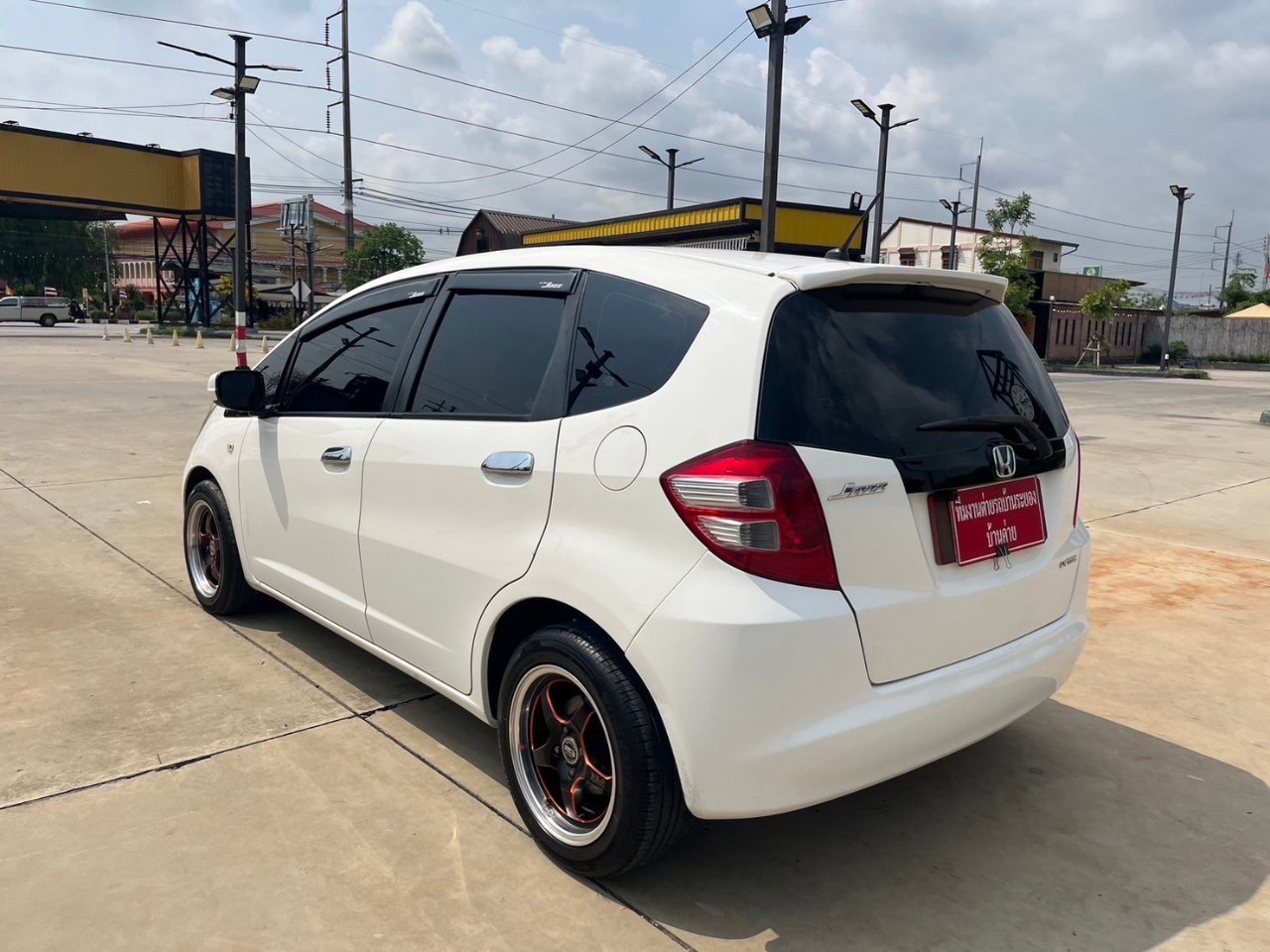 2008 Honda Jazz GE สีขาว (รูปที่ 18)