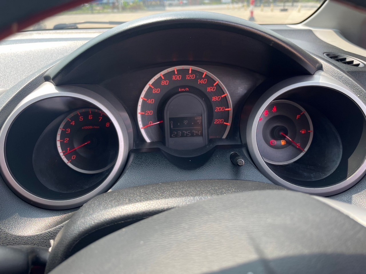 2008 Honda Jazz GE สีขาว (รูปที่ 9)
