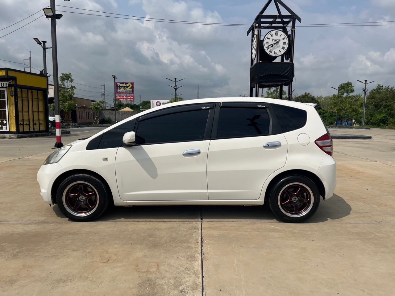 2008 Honda Jazz GE สีขาว (รูปที่ 17)