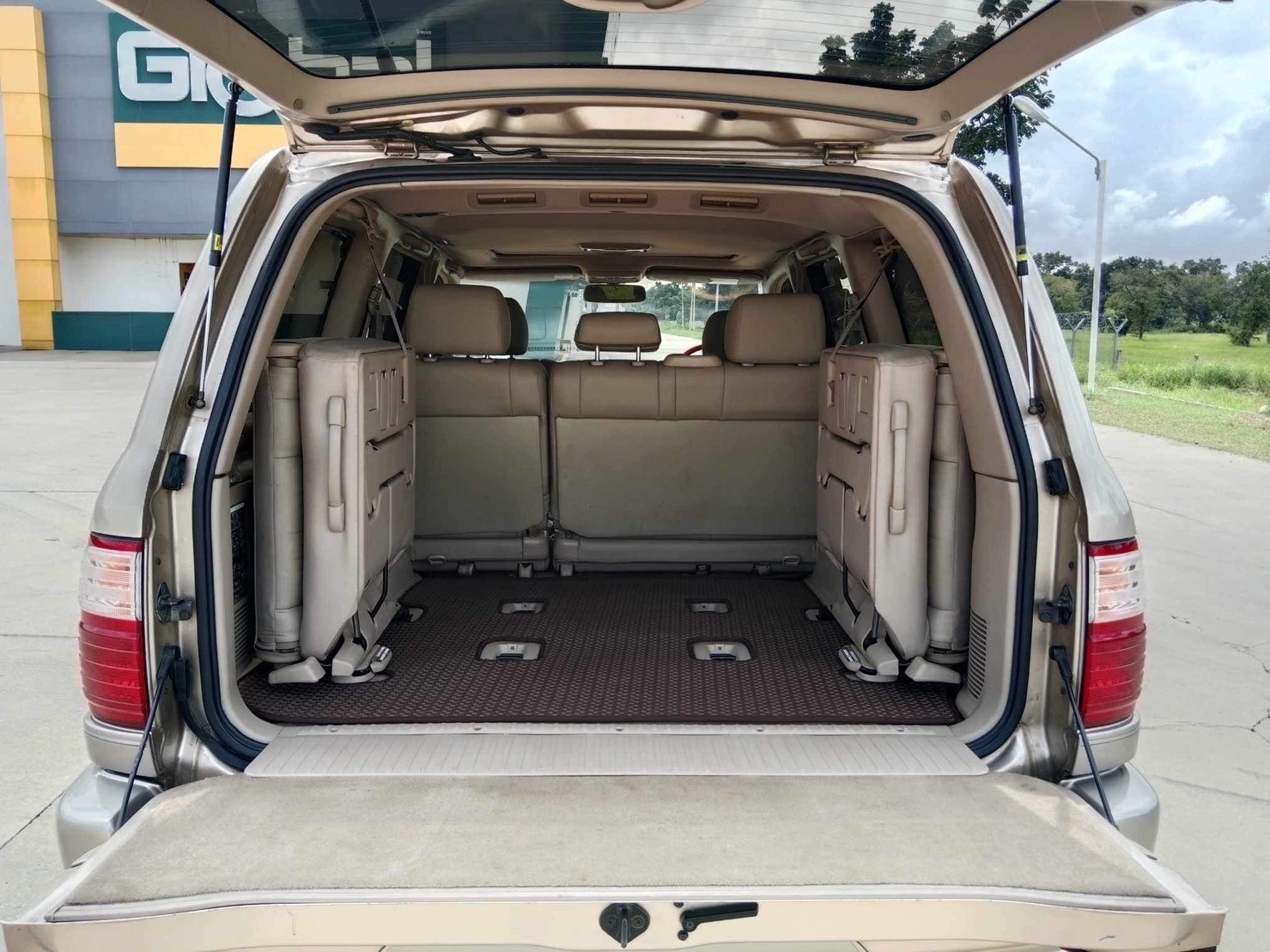 2001 Lexus LX470 SUV 4WD 4.7 CYGNUS สีน้ำตาล (รูปที่ 3)
