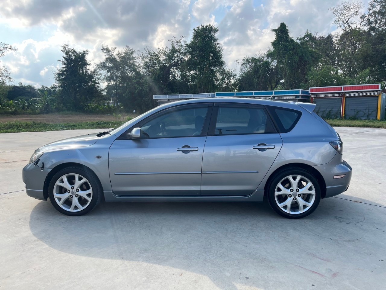 2005 Mazda 3 สีเทา (รูปที่ 12)