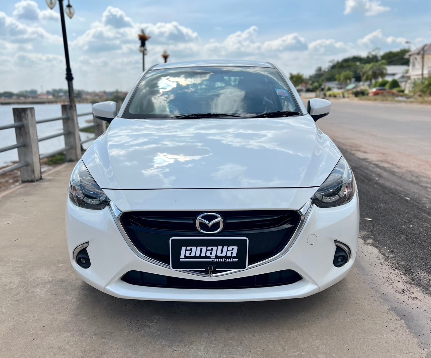 2019 Mazda 3 Sedan สีขาว (รูปที่ 14)