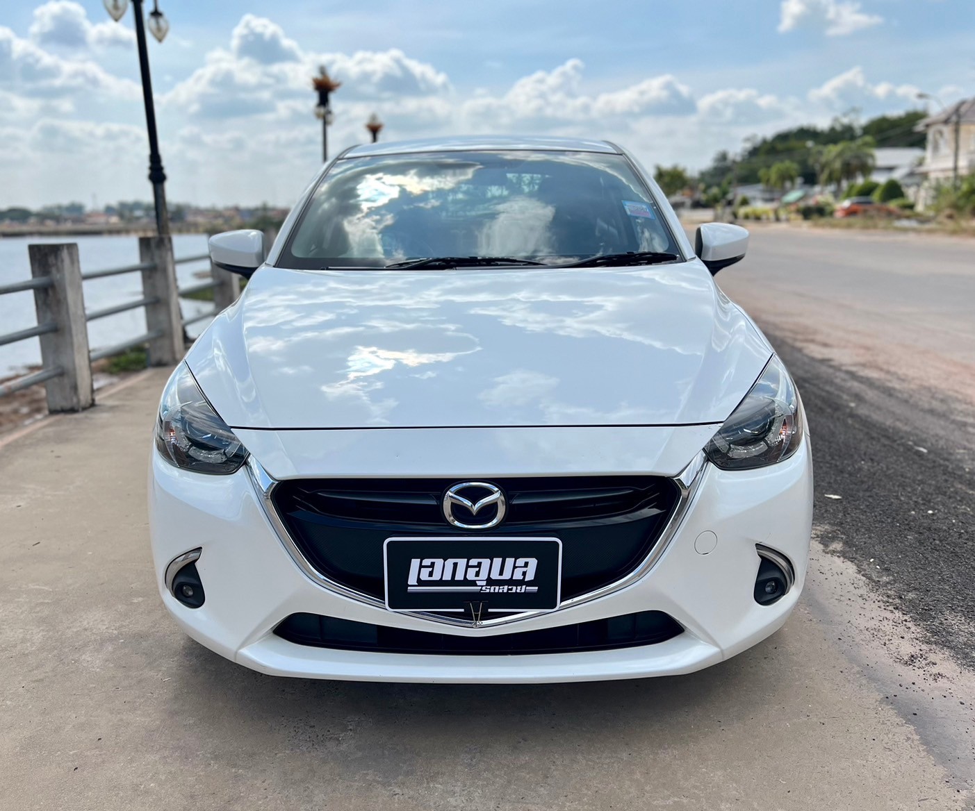 2019 Mazda 3 Sedan สีขาว