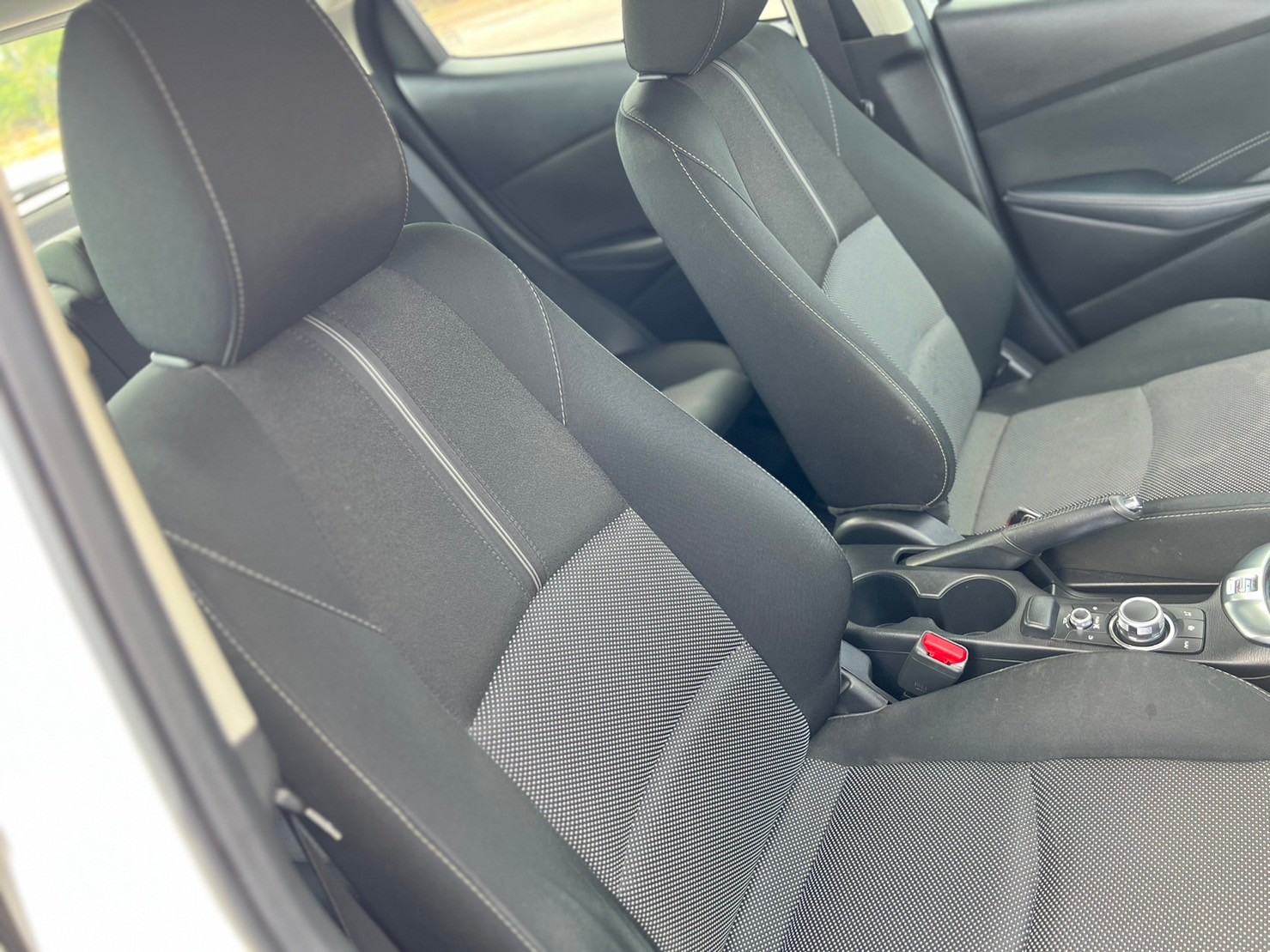 2019 Mazda 3 Sedan สีขาว (รูปที่ 8)