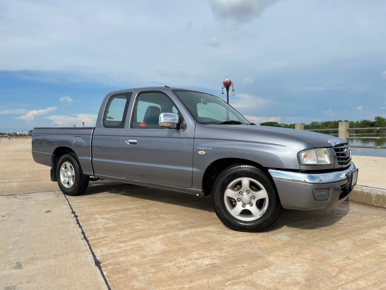 2006 Mazda Fighter สีเทา (รูปที่ 10)