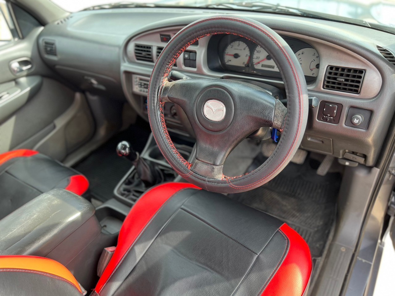 2006 Mazda Fighter สีเทา (รูปที่ 3)