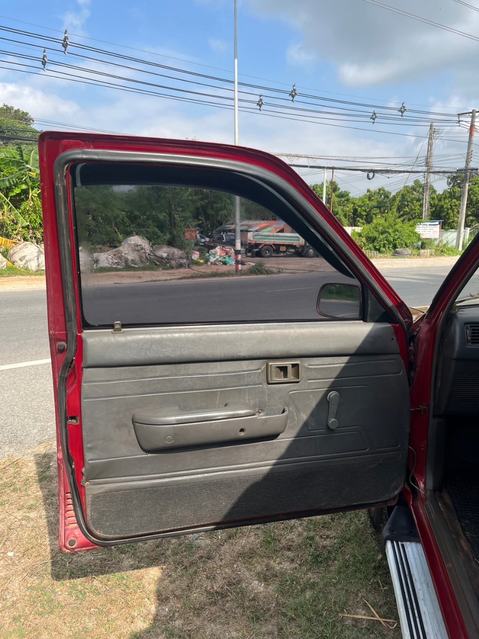 1993 Toyota Mighty 2.5X สีแดง (รูปที่ 4)