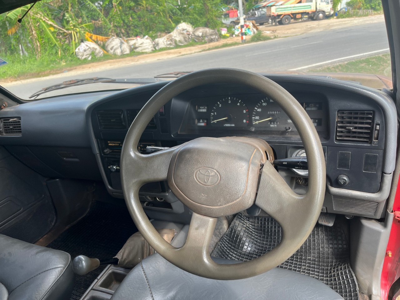 1993 Toyota Mighty 2.5X สีแดง (รูปที่ 8)