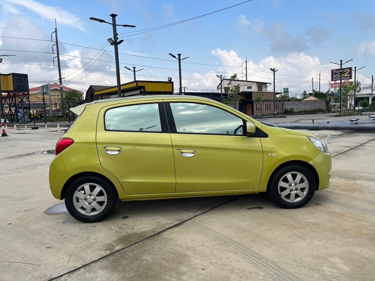 2012 Mitsubishi Mirage สีเขียว (รูปที่ 15)