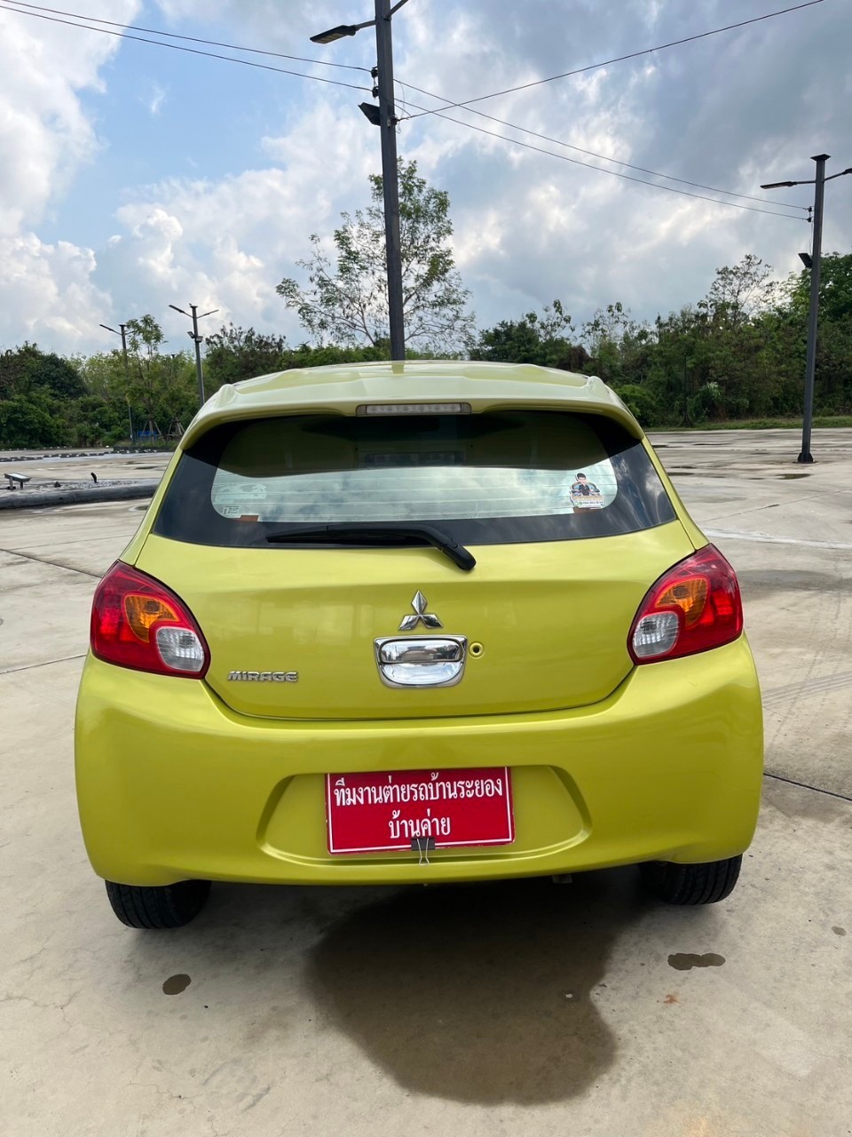 2012 Mitsubishi Mirage สีเขียว (รูปที่ 16)