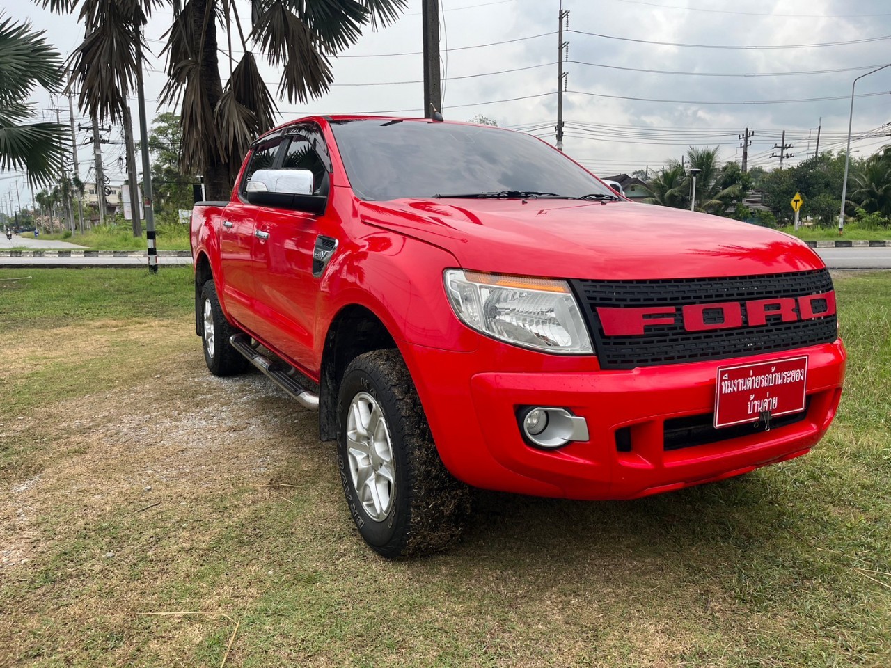 2013 Ford Ranger 4 ประตู สีแดง