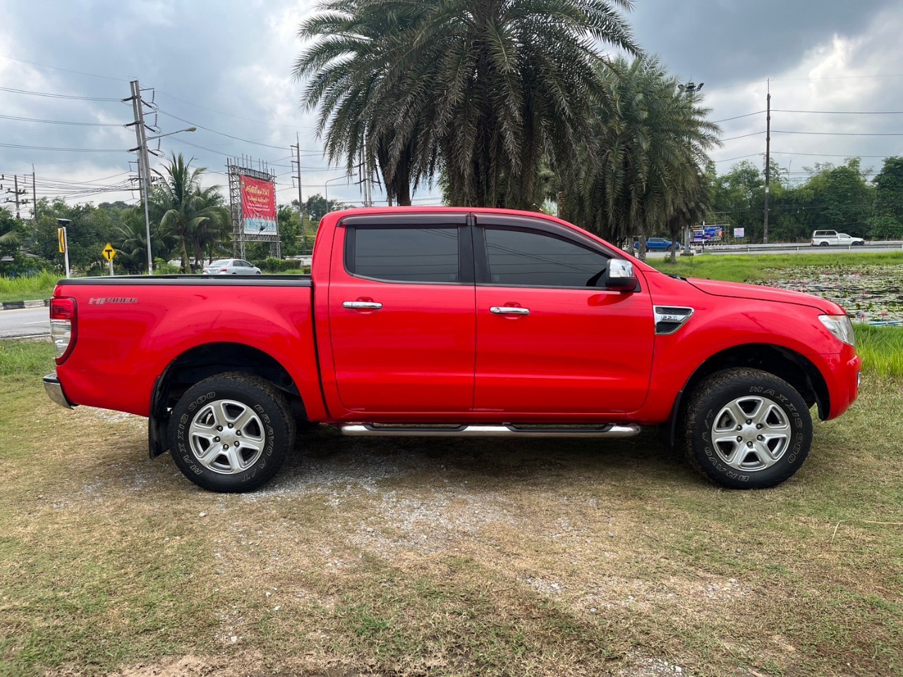 2013 Ford Ranger 4 ประตู สีแดง