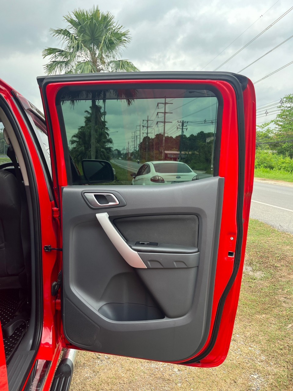 2013 Ford Ranger 4 ประตู สีแดง (รูปที่ 11)