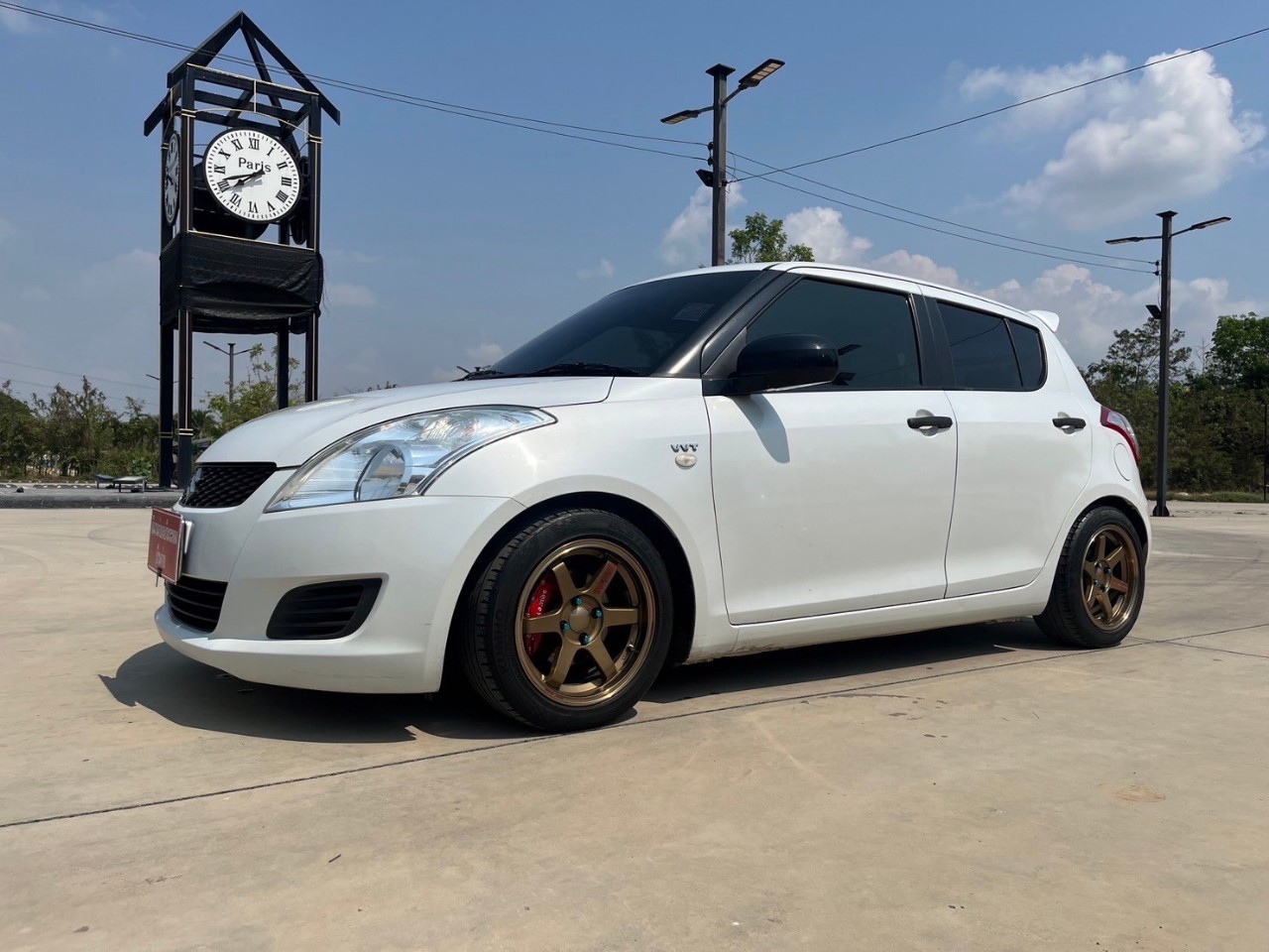 2013 Suzuki Swift สีขาว (รูปที่ 14)