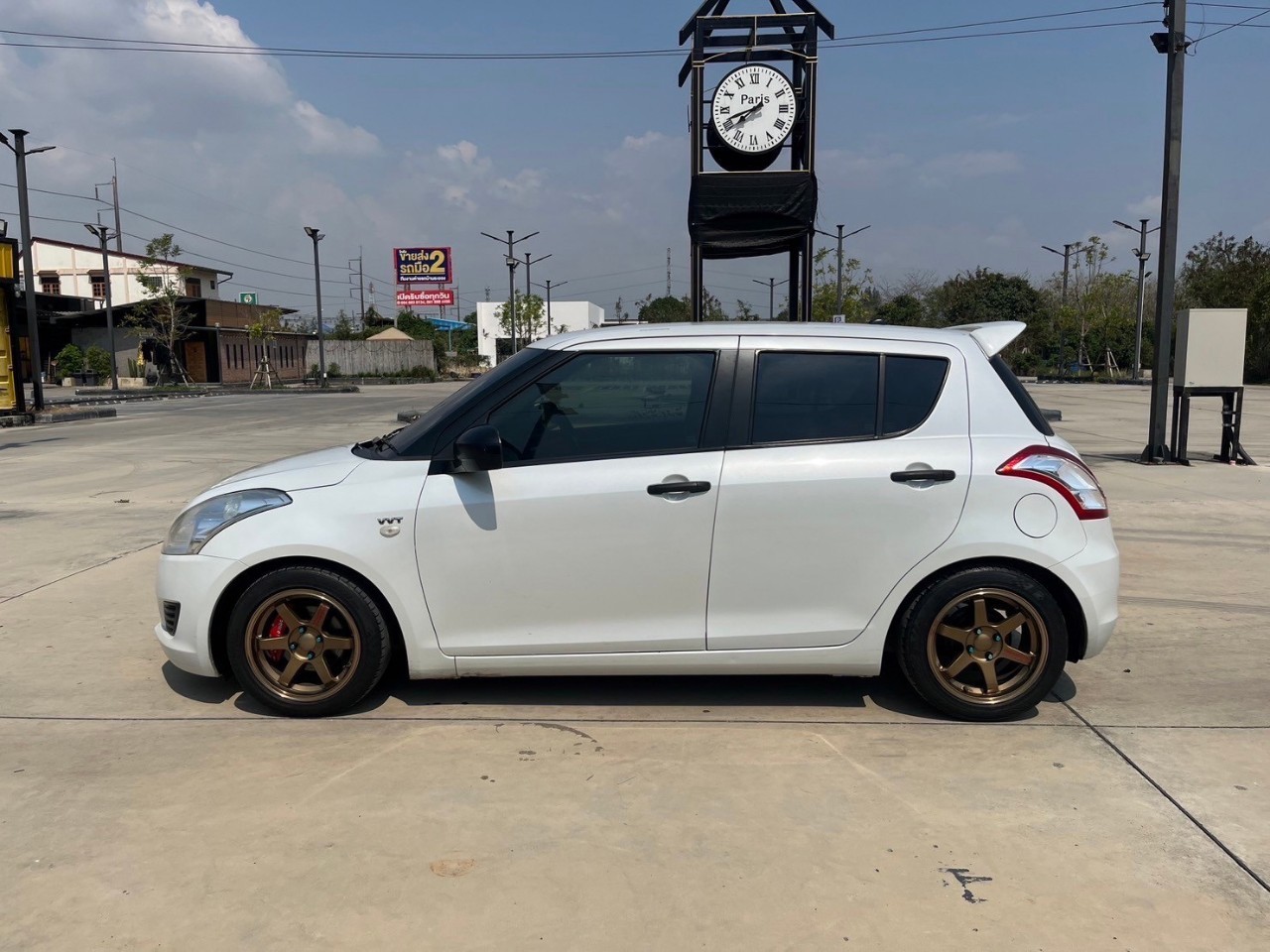 2013 Suzuki Swift สีขาว (รูปที่ 10)