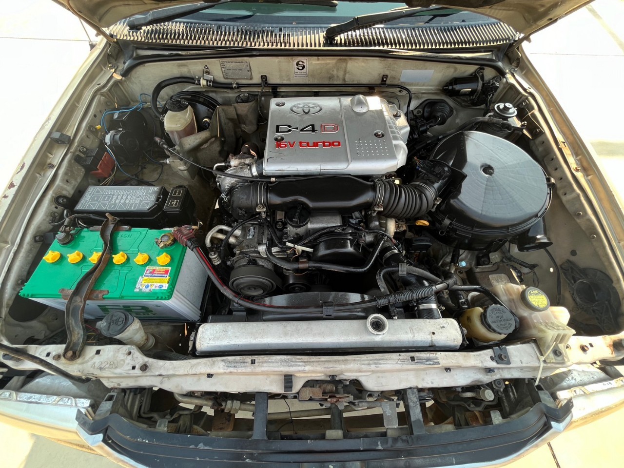 2003 Toyota Tiger 2.5 สีน้ำตาล (รูปที่ 3)