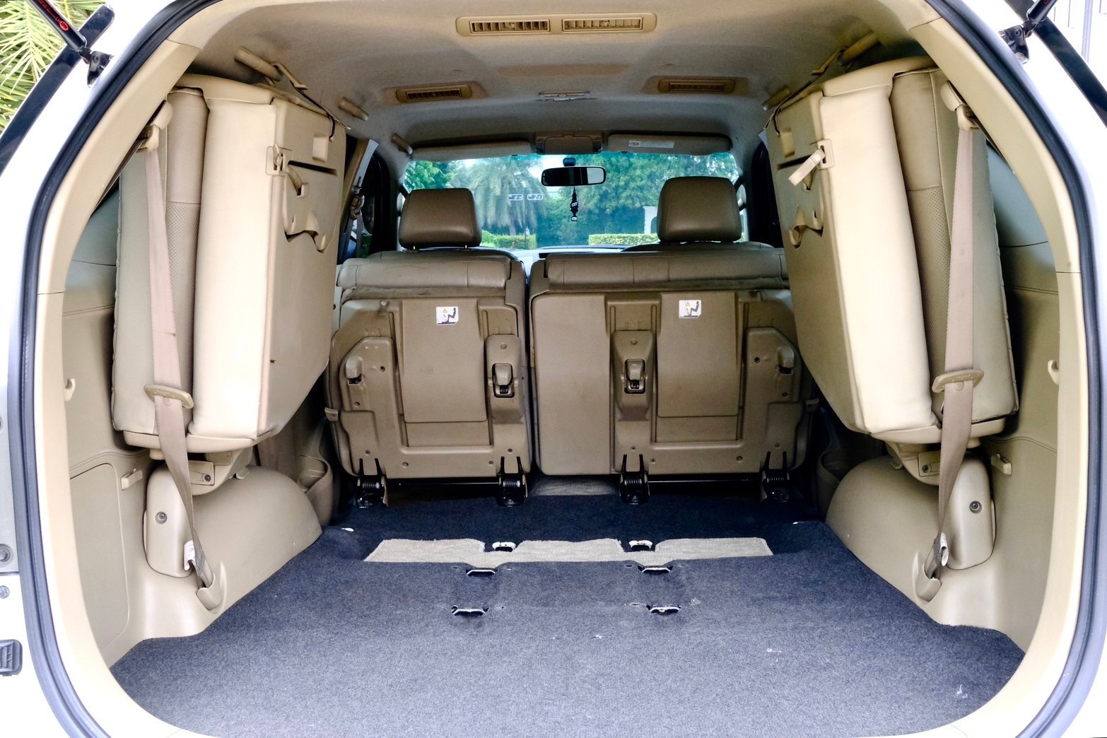Toyota Fortuner 3.0V TRD 4wd ปี 2010 ออโต้ ดีเซล สีขาว ไมล์ 18x,xxx Km. (รูปที่ 15)