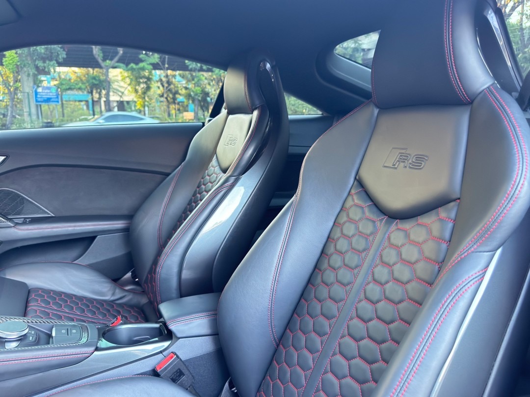 2020 Audi TTRS Quattro coupe สีแดง (รูปที่ 16)