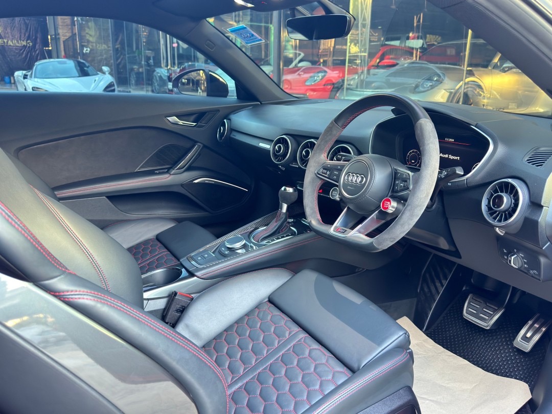 2020 Audi TTRS Quattro coupe สีแดง (รูปที่ 14)