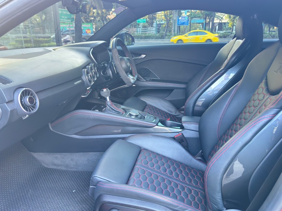 2020 Audi TTRS Quattro coupe สีแดง (รูปที่ 19)