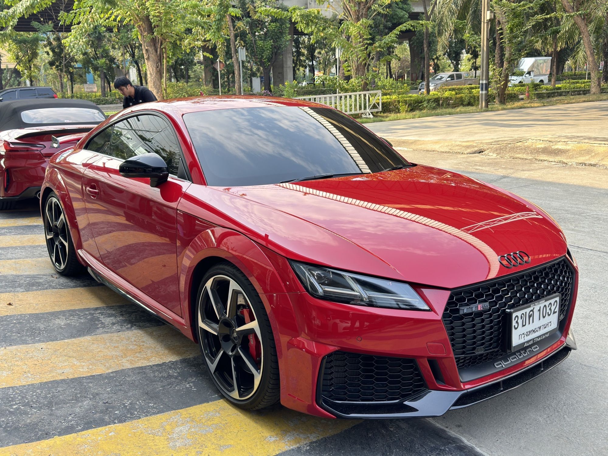 2022 Audi TTRS Quattro coupe สีแดง (รูปที่ 3)