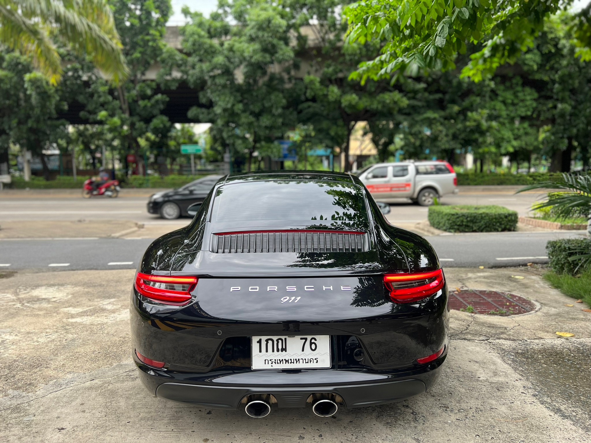 2017 Porsche Carrera 991.2 Coupe สีดำ (รูปที่ 18)